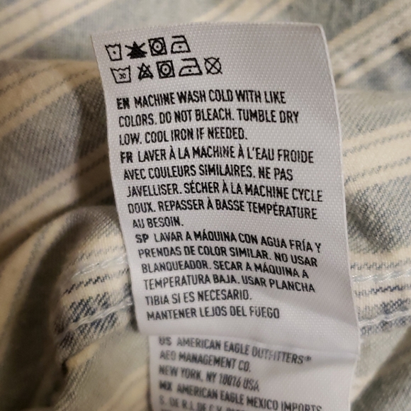 AE Oxford Button-Up Shirt - Picture 8 of 9